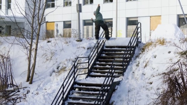 Craig McMorris conquers most eastern rail in Canada at historic Cape Spear [Video]