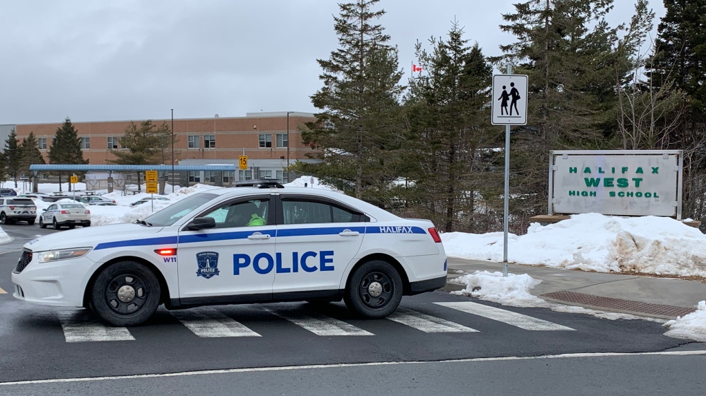 N.S. news: Police respond to fighting at Halifax high school [Video]