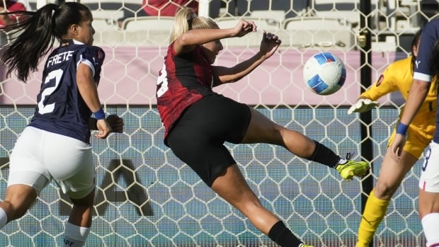 Adriana Leon scores hat trick as Canada blanks Paraguay to remain unbeaten at W Gold Cup [Video]