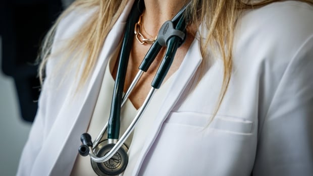 Murky rules for nurse practitioners give rise to private clinics in Ontario [Video]