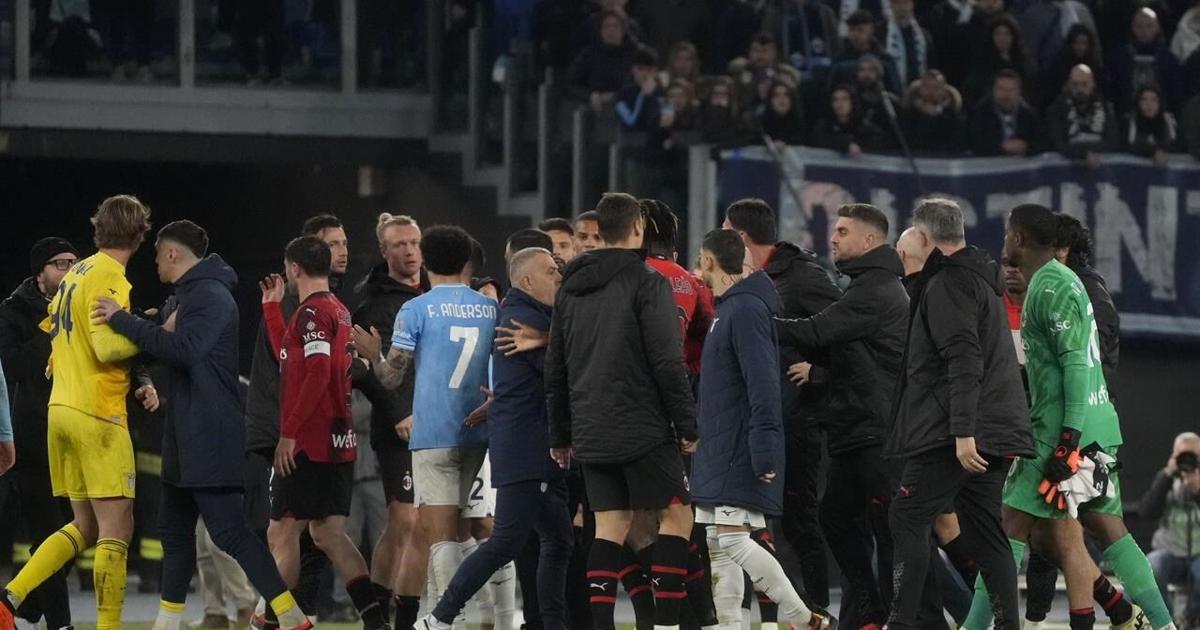 Lazio loses to AC Milan in bad-tempered home game [Video]