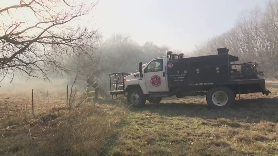 Firefighters save cattle from spot fire in wildlife management area in Texas panhandle [Video]