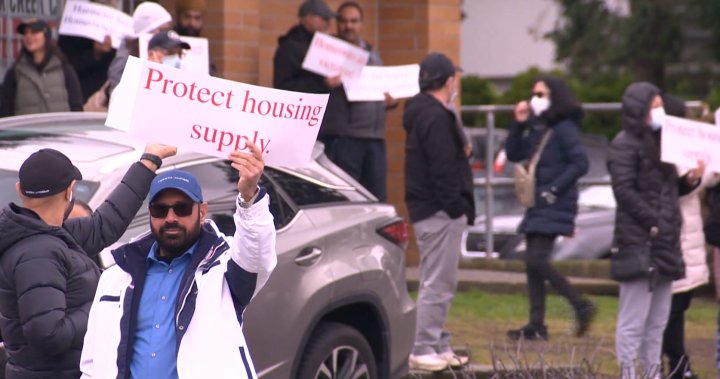 We are united: Hundreds of B.C. landlords rally in support of petition [Video]