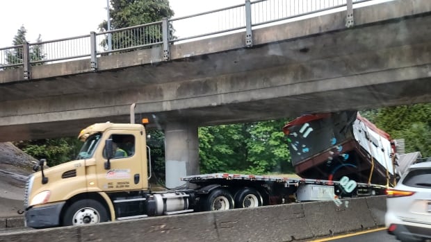 Fines, jail time proposed for truck drivers who hit overpasses [Video]