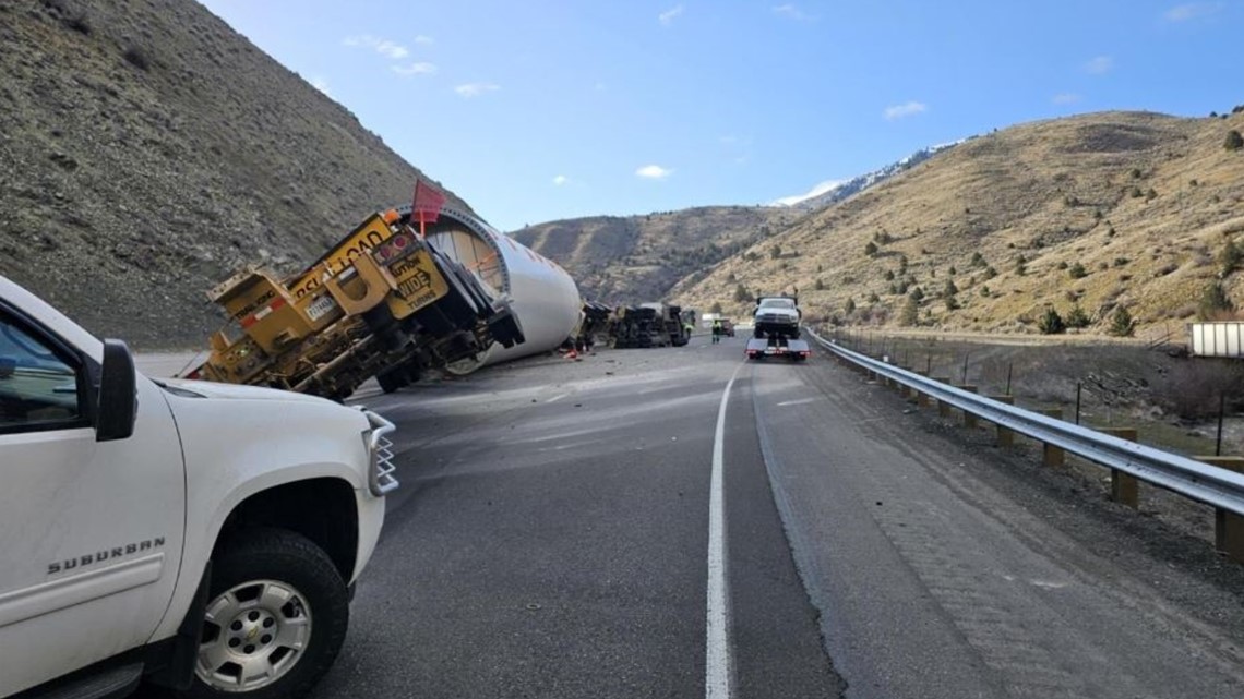 Semi crash closes I-84 in eastern Oregon [Video]