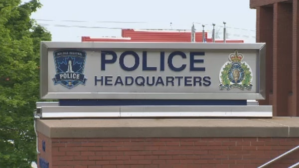 Halifax police arrest six people for fraud [Video]