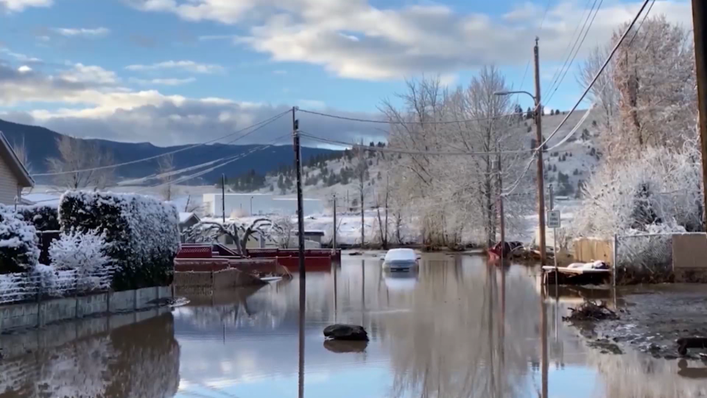 Flood concerns in Merritt, B.C., after work to rebuild dikes stalls [Video]