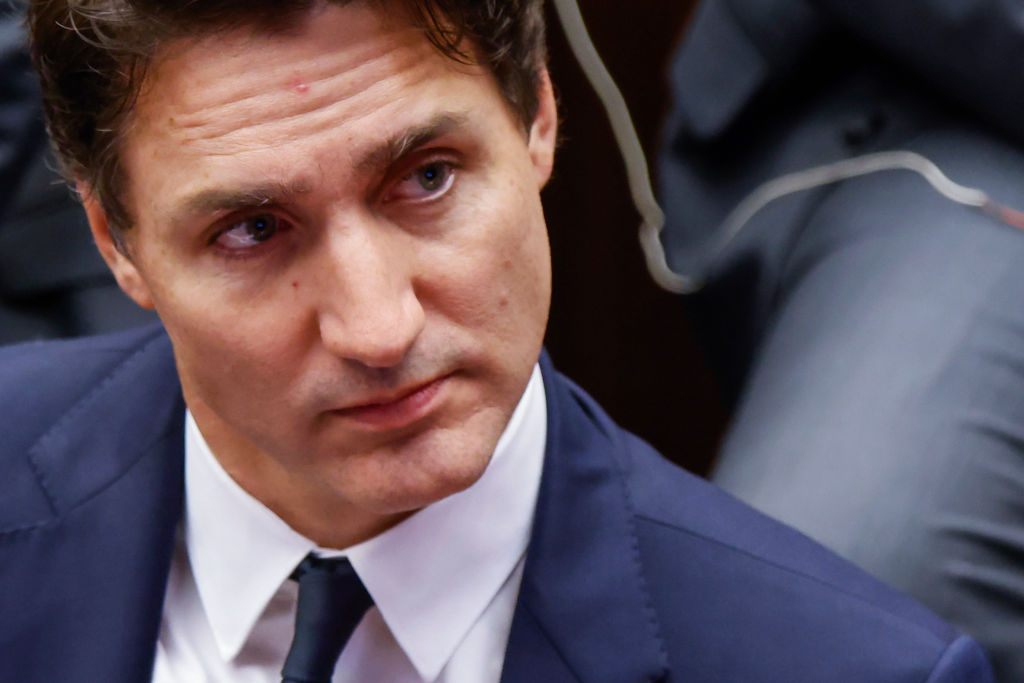 Canada: Trudeau-Backed Online Harms Act Faces Criticism Amid Potential Life Imprisonment Over Speech Crime | HNGN [Video]