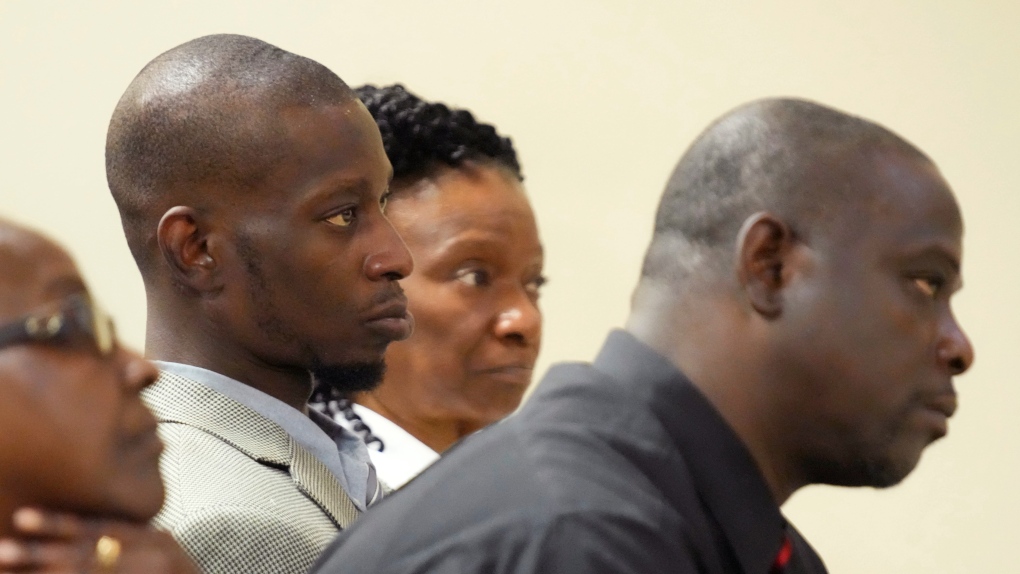 2 Black men tortured by Mississippi officers call for toughest sentences [Video]