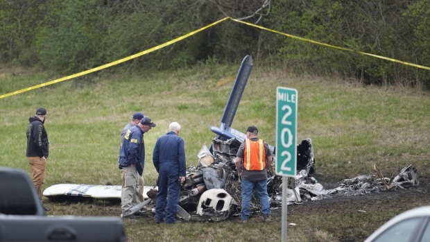 Witness heard sputtering from Ontario family’s plane before Nashville crash: report [Video]