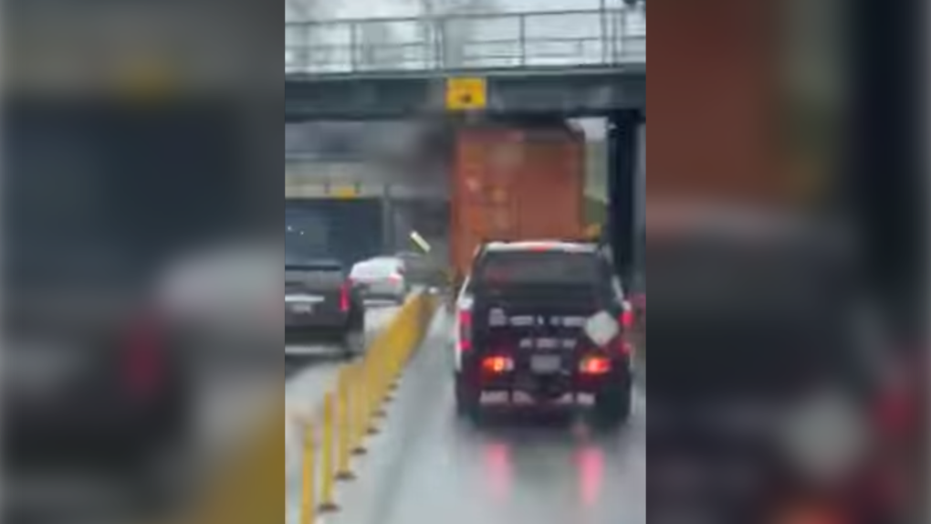 Truck strikes overpass near Massey Tunnel [Video]