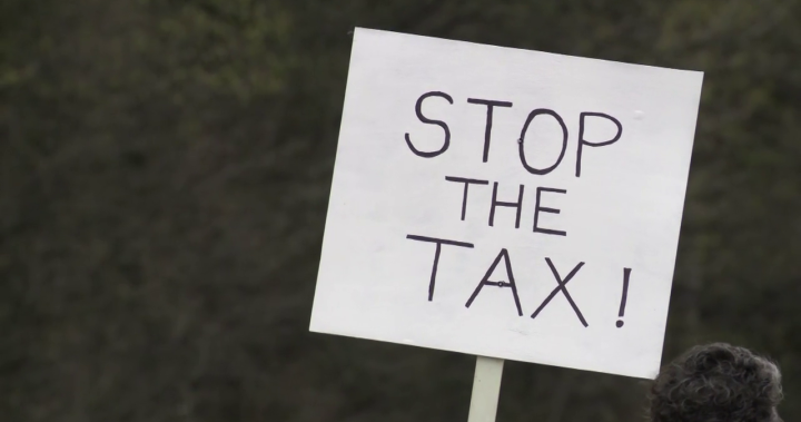 Axe the Tax convoy hits B.C.s roads, drivers could face disruptions [Video]