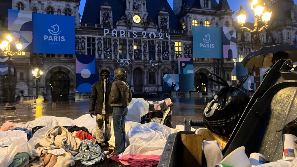 Paris Olympics: Police remove migrants from central square [Video]