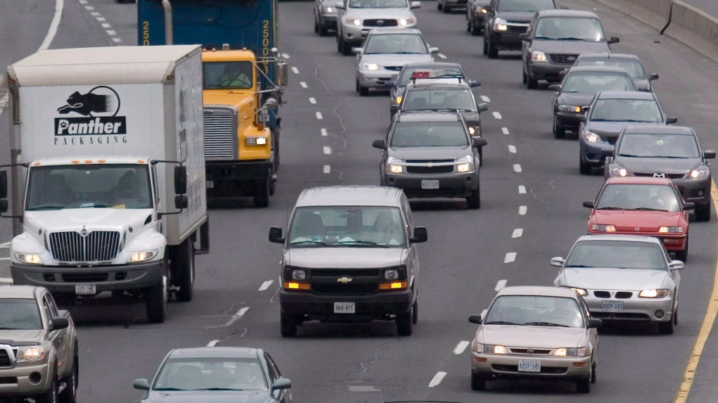 ‘No-fault’ auto insurance panned by many Albertans: poll [Video]