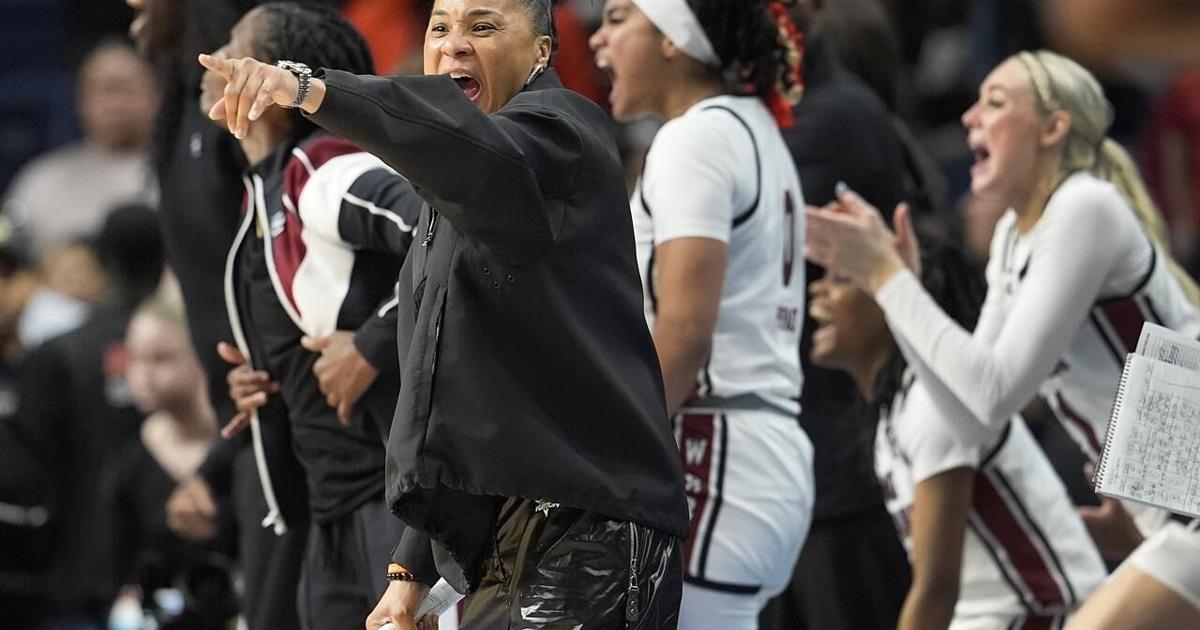 South Carolina’s Dawn Staley is the AP Coach of the Year for the 2nd time [Video]