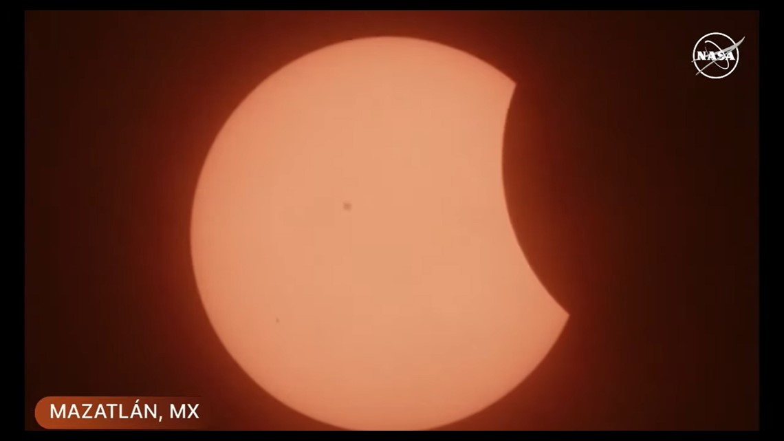 Watch eclipse as it travels through US [Video]