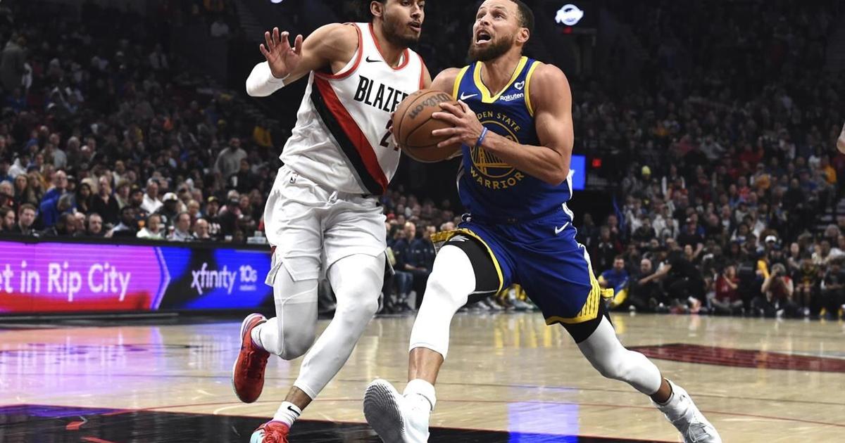 Stephen Curry has 22 points, Warriors rally to beat Trail Blazers 100-92 [Video]