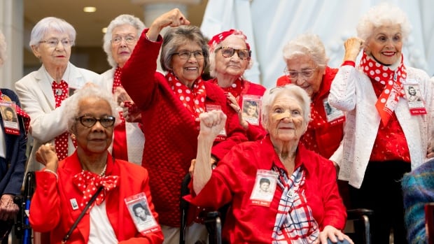 These real-life ‘Rosie the Riveters’ just received the top U.S. civilian award [Video]