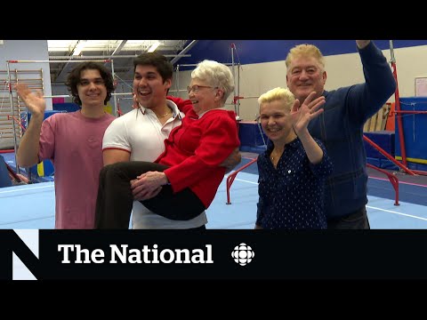 #TheMoment Russian defectors celebrated their Newfoundland ‘mom’ [Video]
