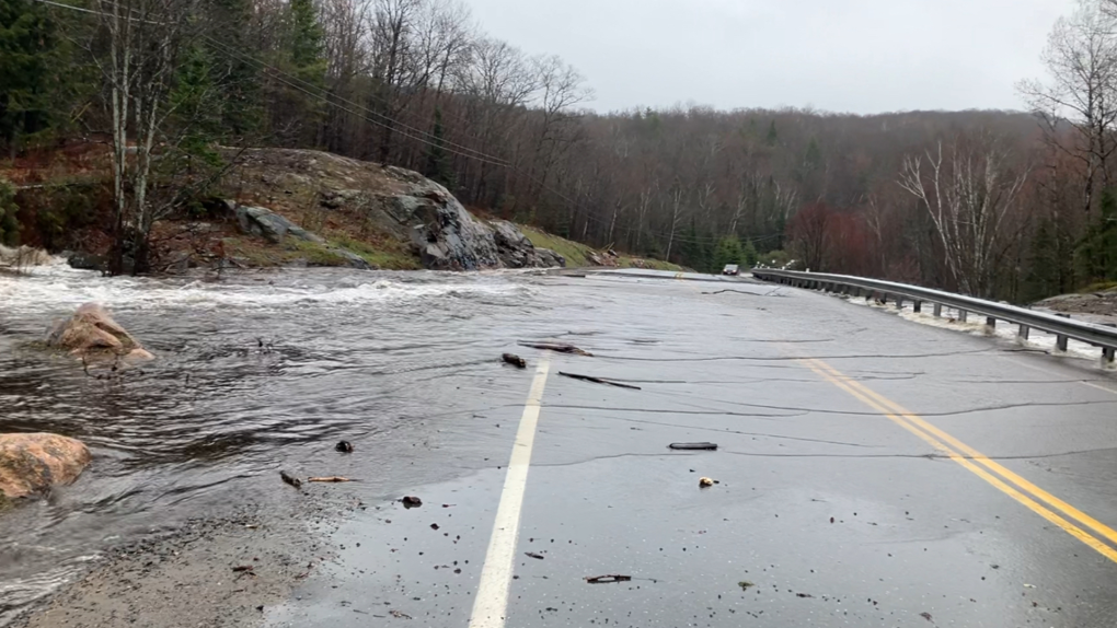 Highway 118: Burst beaver dam closed highway in Bancroft, Ont. area [Video]
