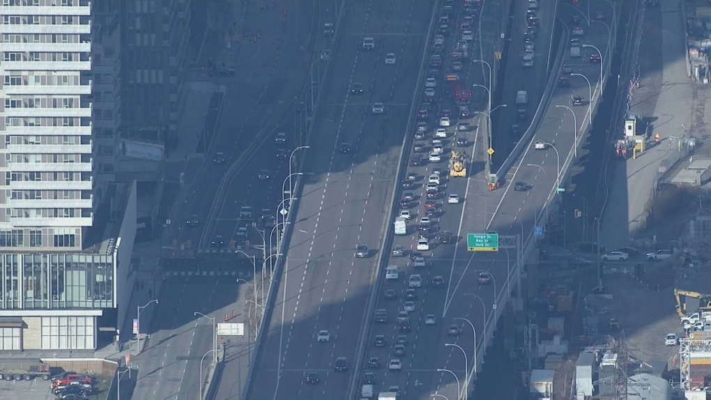 Gardiner Expressway reduced to 2 lanes in each direction for 3 years [Video]