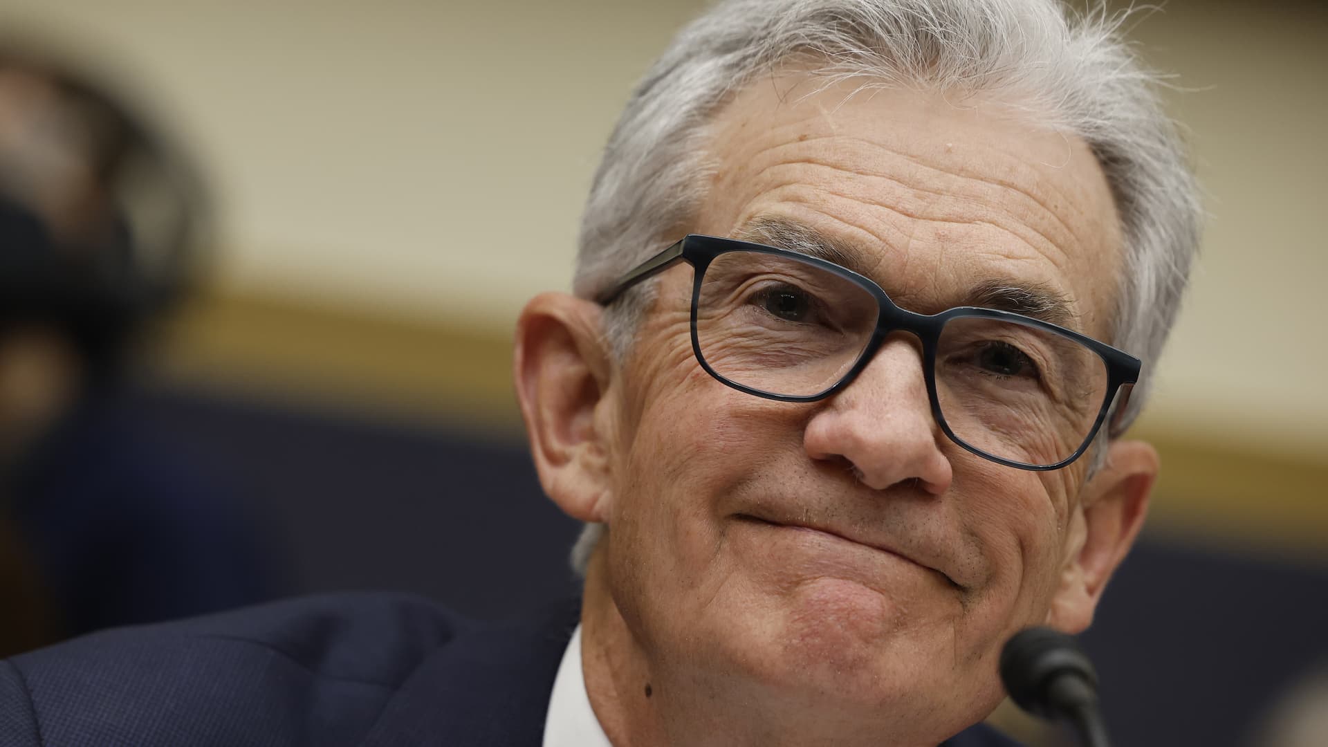 Watch Fed Chair Powell speak live during a policy forum in Washington [Video]