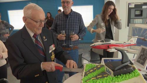 Calgary RCAF veteran celebrates 100th birthday during air force centennial [Video]