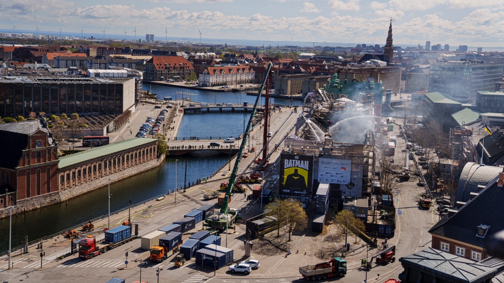 Fire destroys 400-year-old landmark in Copenhagen [Video]
