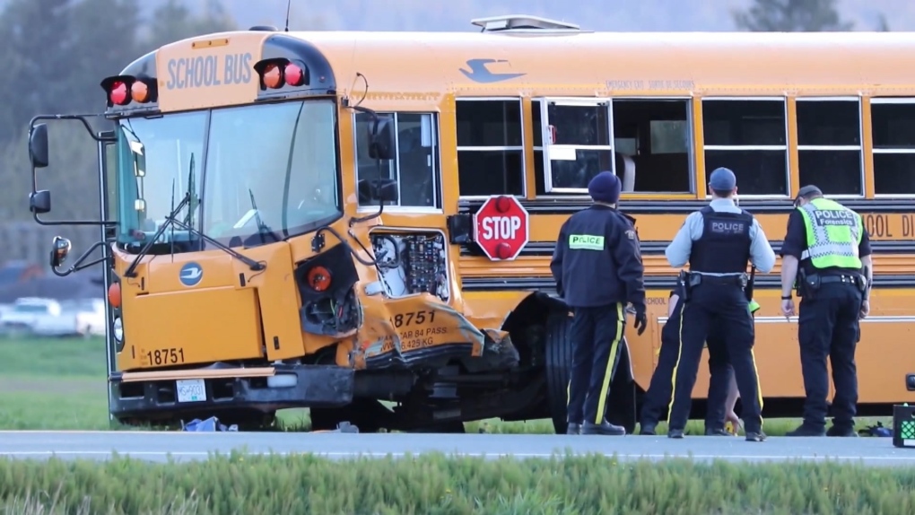 Head-on collision between school bus and pickup truck: Mission RCMP [Video]