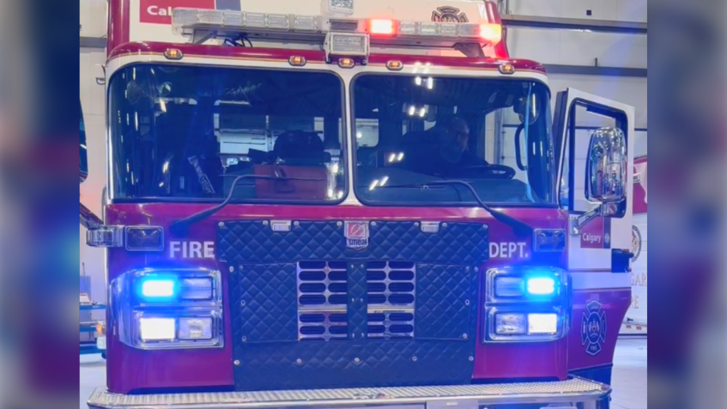 Calgary to test out blue flashing lights on fire engines [Video]