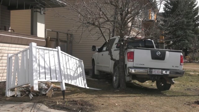 3 in hosptial after truck hits S.E. Calgary home Sunday [Video]