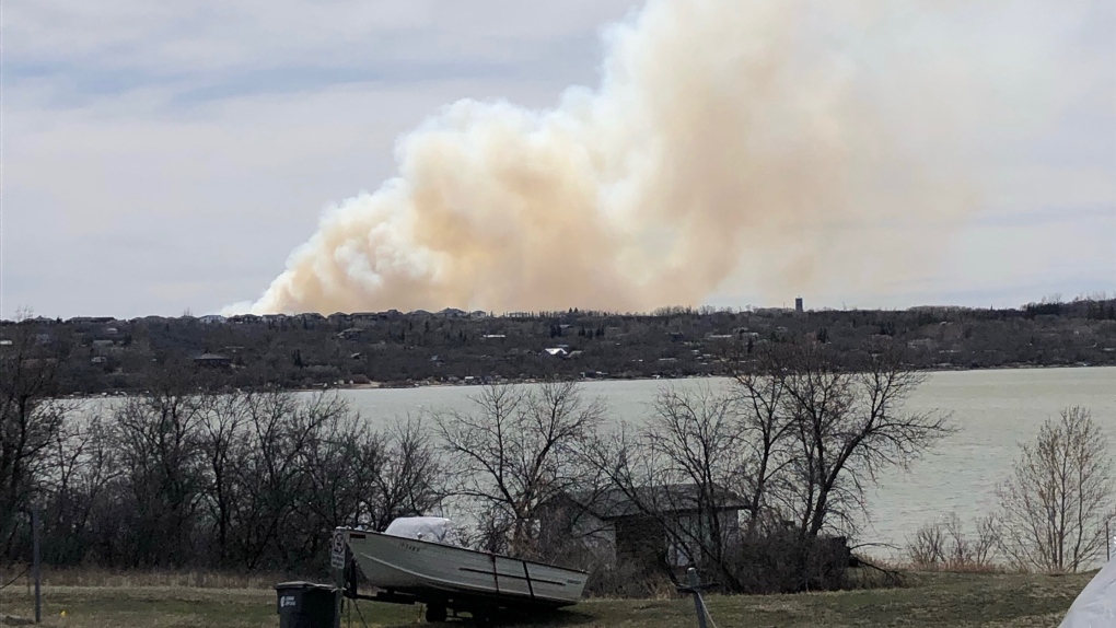 Sask. RCMP issues warning following fire south of Regina Beach [Video]