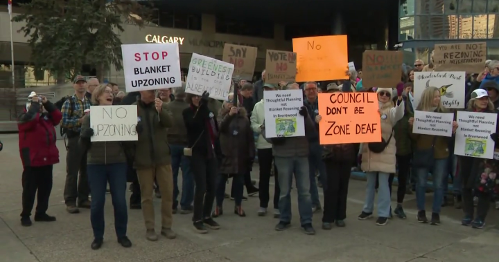 Calgary rezoning public hearing begins, rallies held – Calgary [Video]