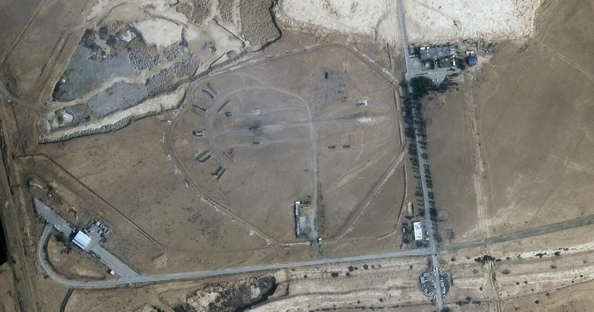 Satellite photos suggest Iran air defense radar struck in Isfahan during apparent Israeli attack [Video]