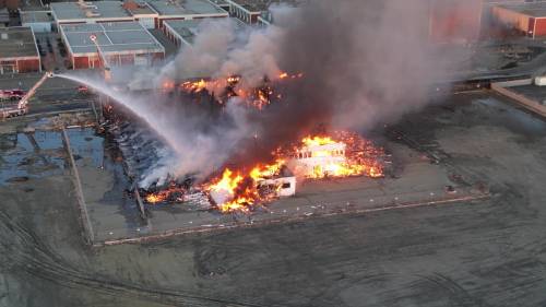Fire that destroyed Edmontons historic Hangar 11 being investigated as suspicious [Video]