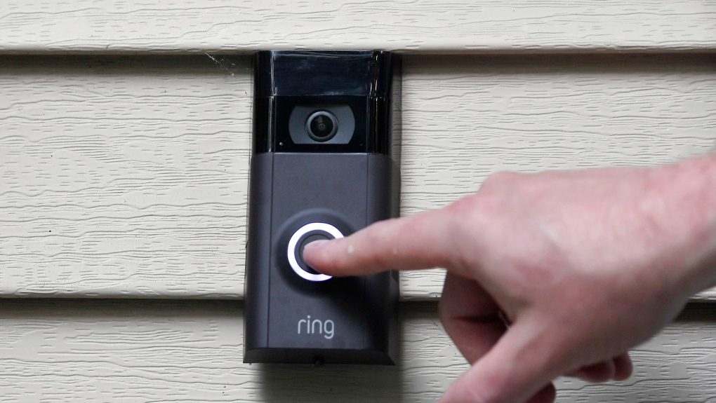 Suspicious person ringing doorbells in Kitchener, police say [Video]
