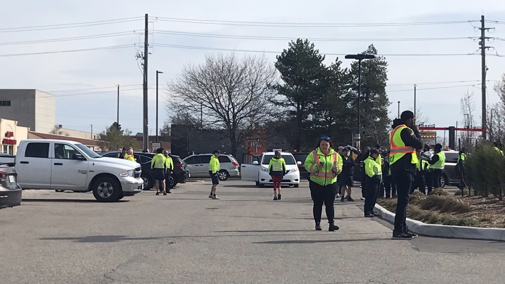 Suspicious package scare leads to evacuation in Guelph [Video]