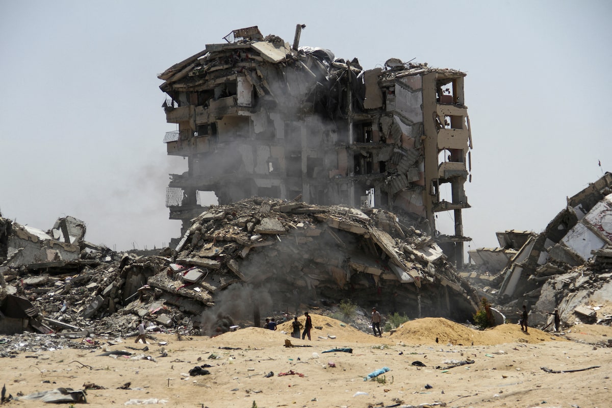 Some Palestinians forced to flee homes as Israel pounds northern Gaza [Video]