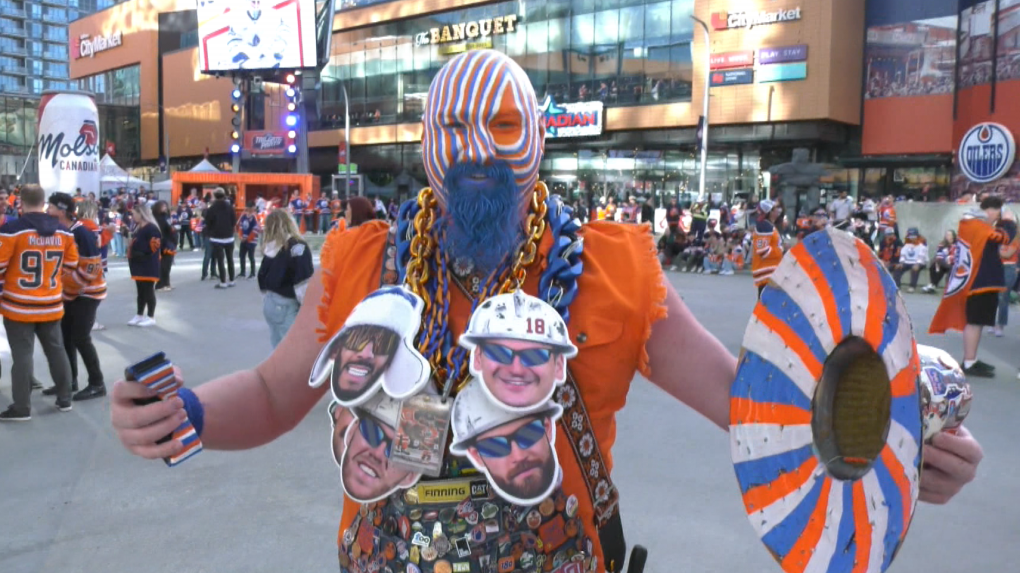 Oilers superfan paints face for every game [Video]