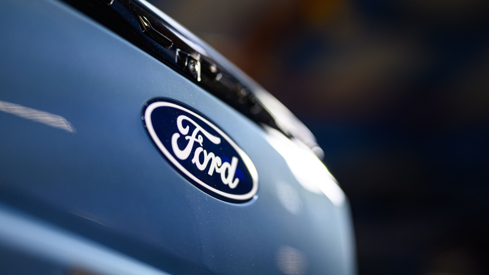 Ford should be trading about 30% higher than it currently is: analyst – Video
