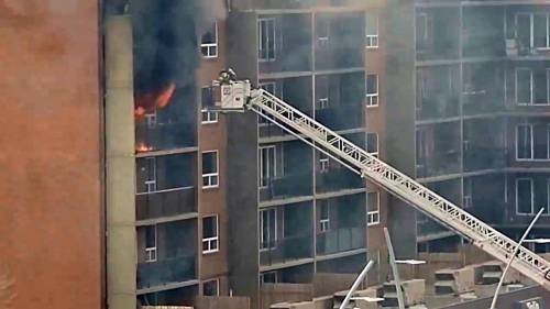 Man rescued by firefighters as flames shoot from downtown Edmonton apartment [Video]
