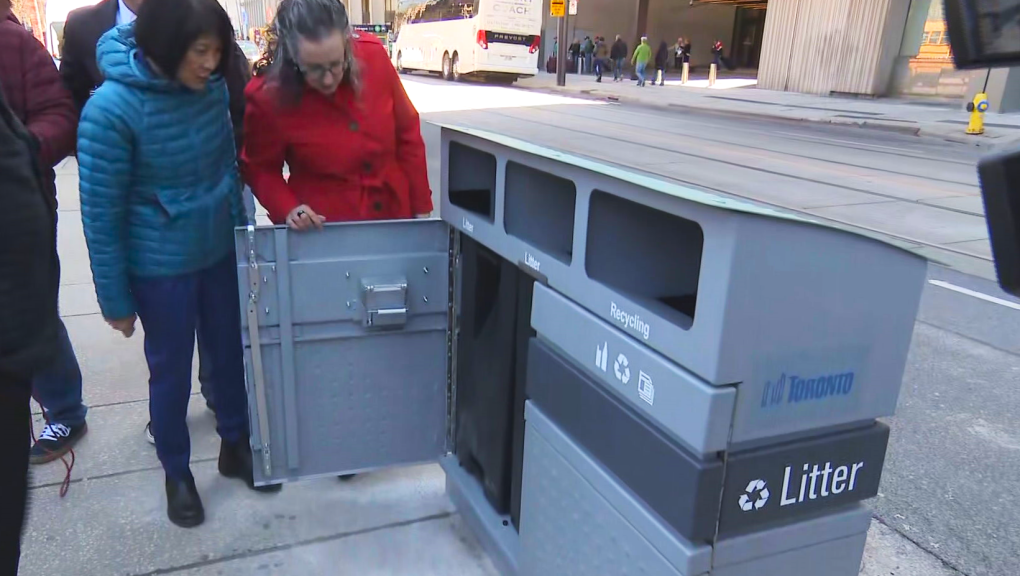 Toronto’s new garbage bins unveiled by mayor Chow [Video]