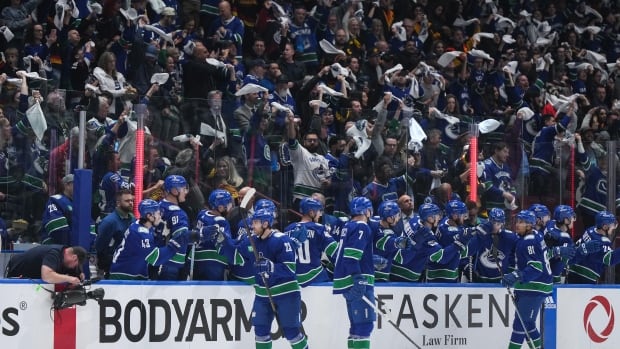 Vancouver mayor cautious about organizing Canucks watch parties [Video]
