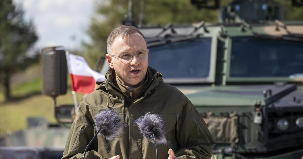 Polish and Lithuanian leaders oversee military drills along their shared border [Video]