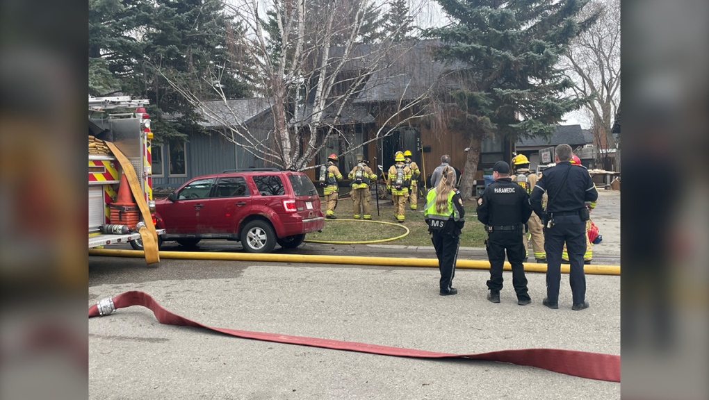 Chimney fire spreads to attic in Calgary community of Deer Run [Video]