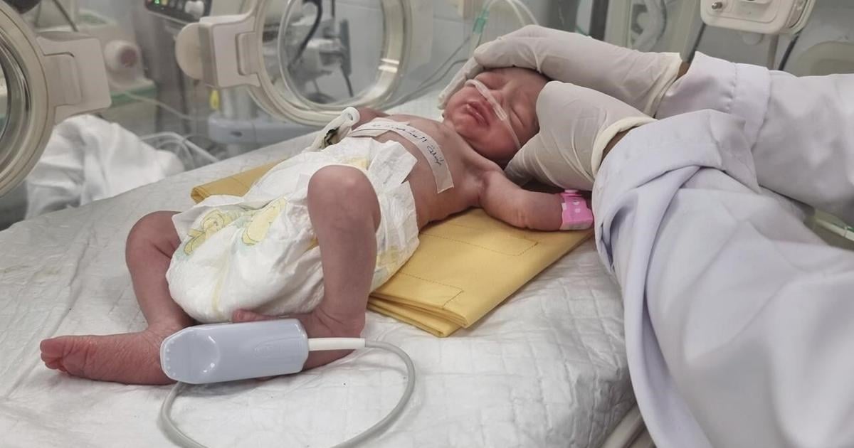 Premature baby girl rescued from her dead mother’s womb dies in Gaza after 5 days in an incubator [Video]