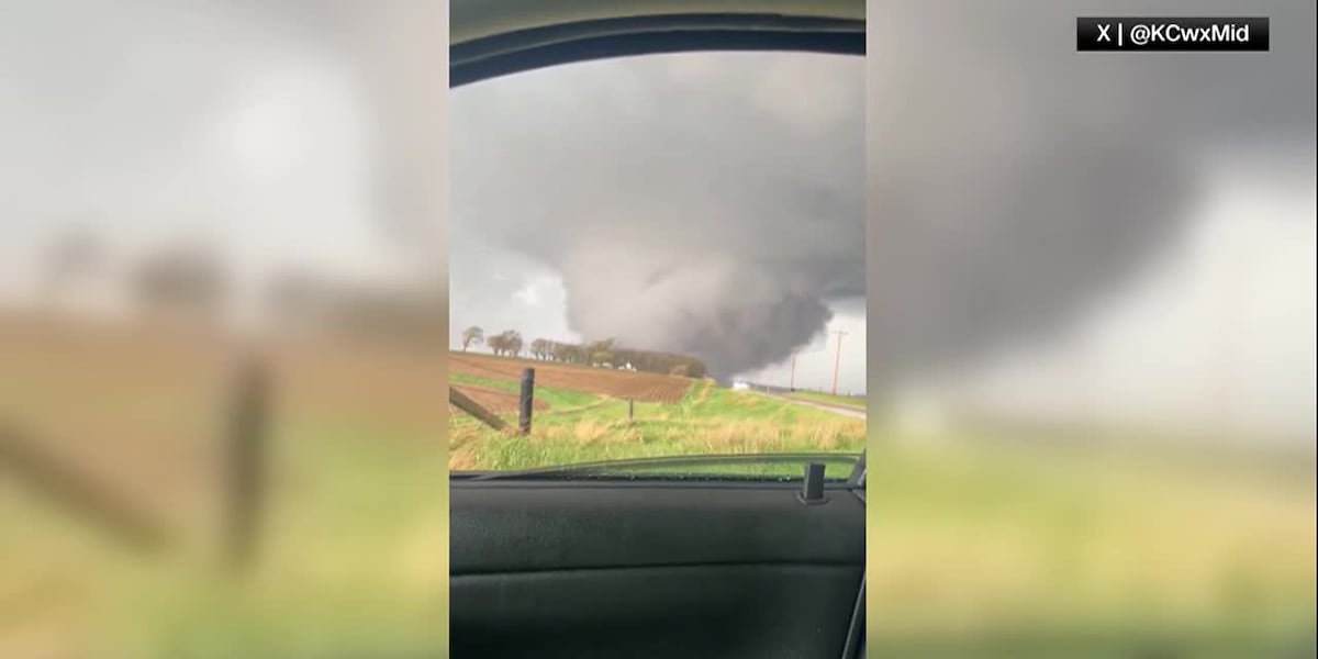 Massive tornado in Iowa caught on camera [Video]