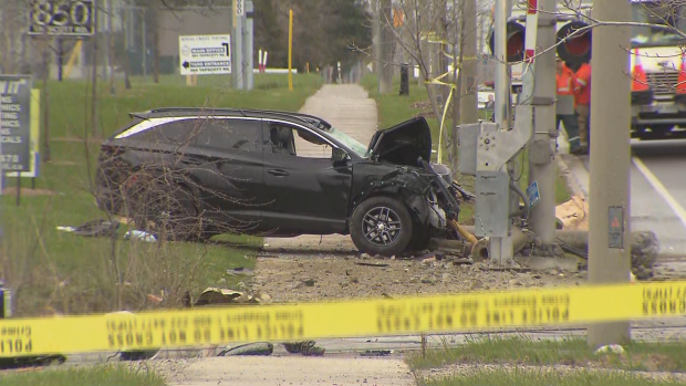 Man in life-threatening condition following single-vehicle Scarborough crash [Video]