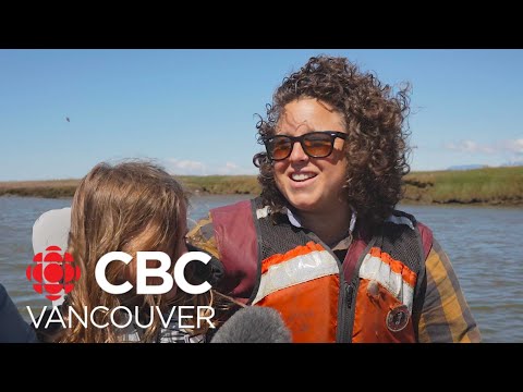 Volunteers clean up shores of Fraser River for Earth Day [Video]