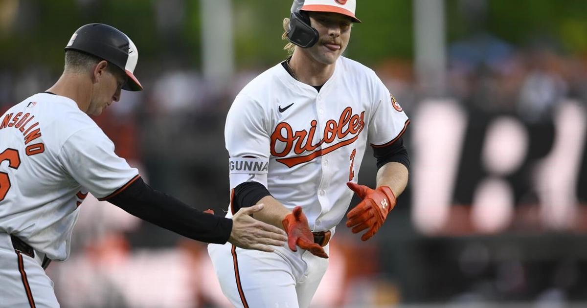 Gunnar Henderson becomes youngest player to hit 10 homers before May 1 as Orioles defeat Yankees 2-0 [Video]